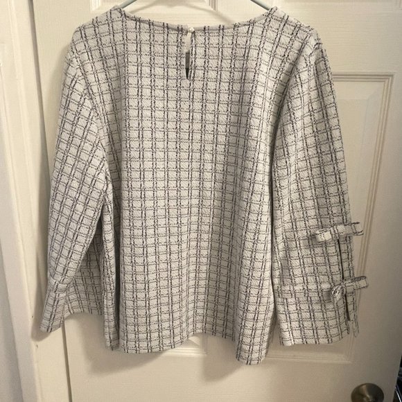 Karl Lagerfeld Women's Top Like New - Picture 5 of 6